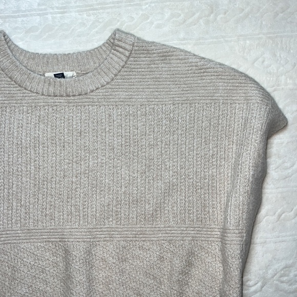 Sleeveless‎ poncho type top - Picture 3 of 7